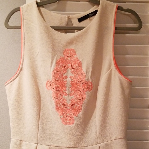 Dress - Picture 2 of 5